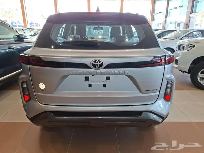 تويوتا اوربان كروزر 2025 فل كامل GLX 2