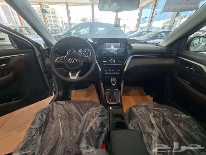 تويوتا اوربان كروزر 2025 فل كامل GLX 6