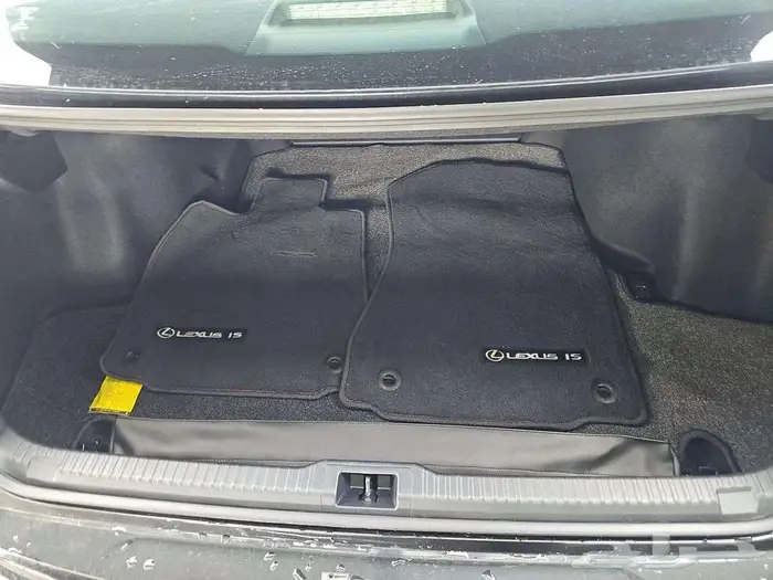 2024 Lexus IS 500 F SPORT Performance Premium شبه اصفار 6