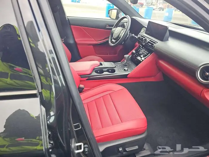 2024 Lexus IS 500 F SPORT Performance Premium شبه اصفار 10