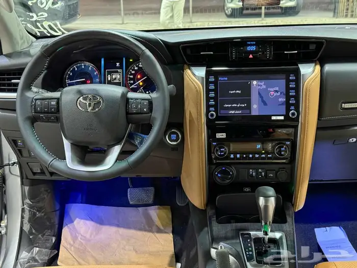 فورتشنر 6 سلندر 2025 بنزين (عليها ملاحظة خفيفة) بطاقة جمركية 27