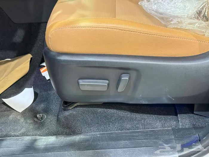 فورتشنر 6 سلندر 2025 بنزين (عليها ملاحظة خفيفة) بطاقة جمركية 36