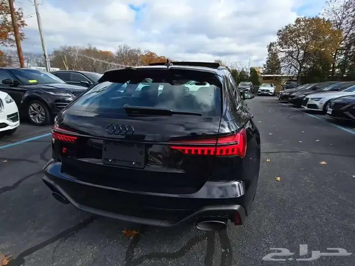2025 Audi RS 6 Avant اصفار 4