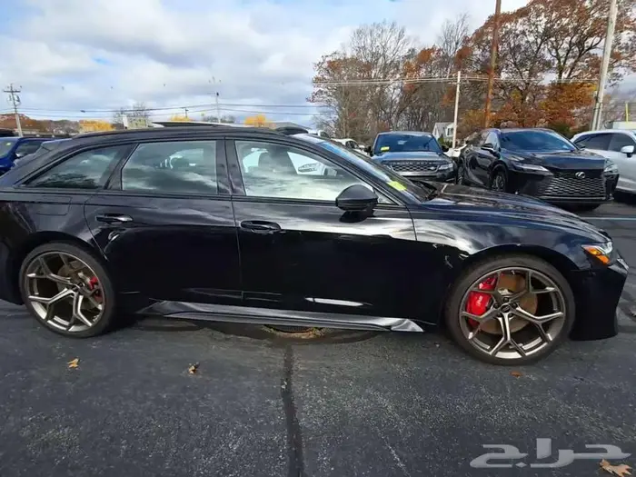 2025 Audi RS 6 Avant اصفار 3