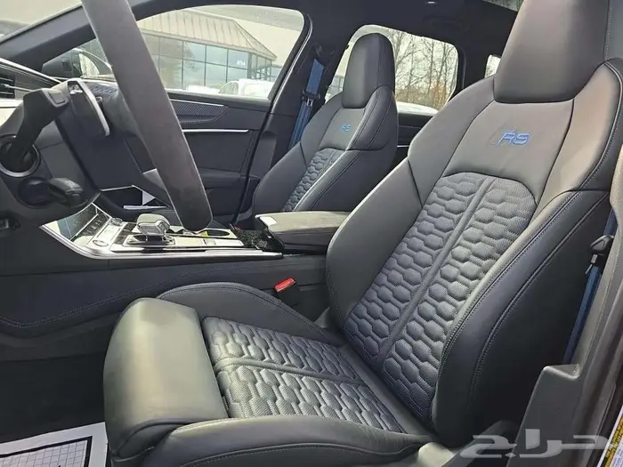 2025 Audi RS 6 Avant اصفار 10