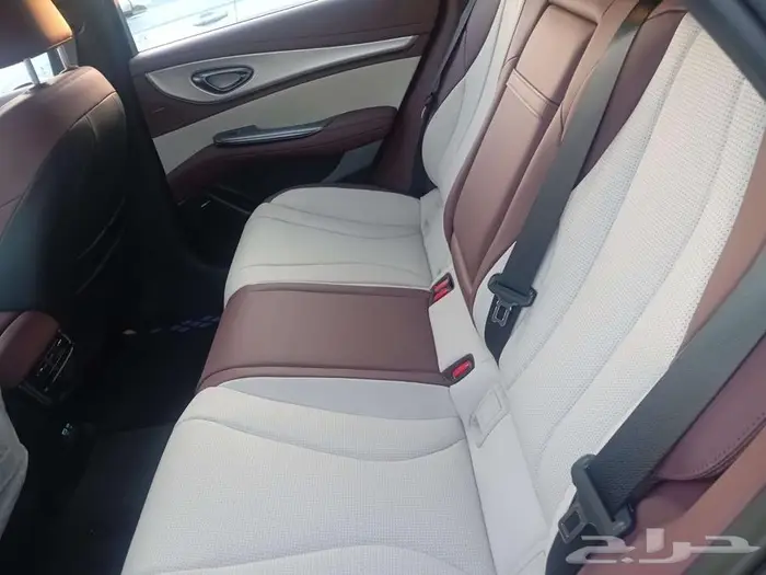 بي واي دي سيل 7 بريميوم 2026 لدى سفنز التجارية 21