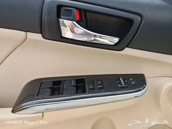 تويوتا كامري GLX موديل 2017 29