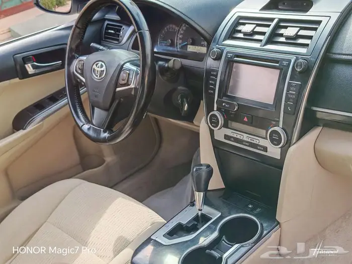 تويوتا كامري GLX موديل 2017 9