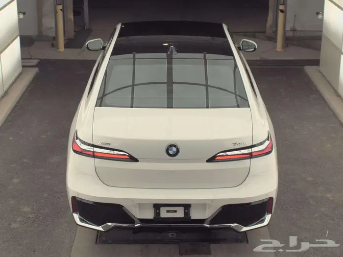 BMW 740i xDrive 2025 بي ام دبليو ممشى 15000 كيلو للاستيراد 1