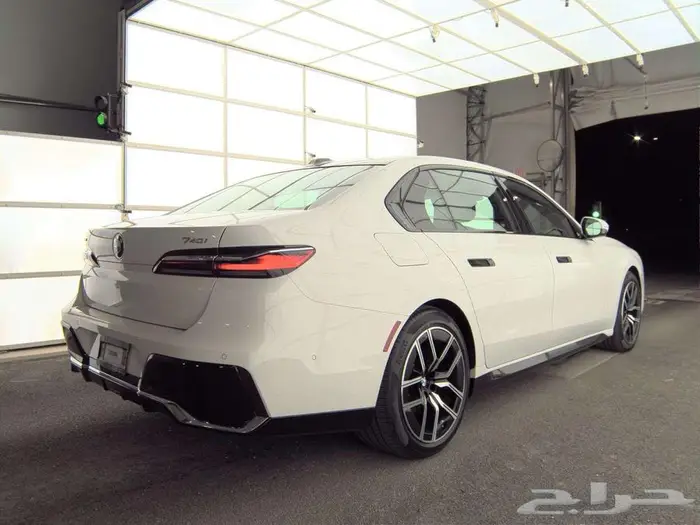BMW 740i xDrive 2025 بي ام دبليو ممشى 15000 كيلو للاستيراد 7