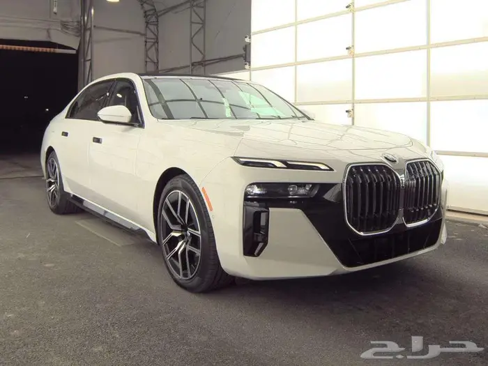 BMW 740i xDrive 2025 بي ام دبليو ممشى 15000 كيلو للاستيراد 3