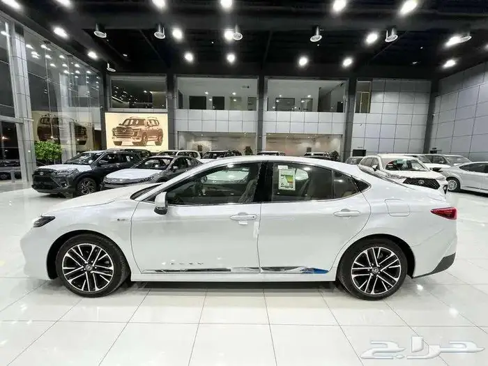 تويوتا- كامري- LE -هايبرد- 2025-بطاقه - ابيض 19