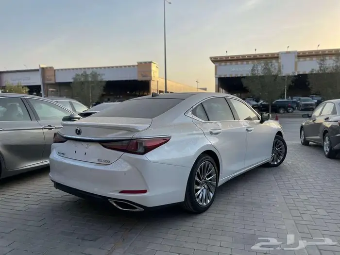 لكزس es350 cc 2025 سعودي كاش قسط ايجار منتهي بالتمليك 3