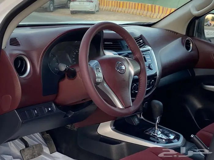 نيسان نيفارا تماتيك بنزين 2016 5