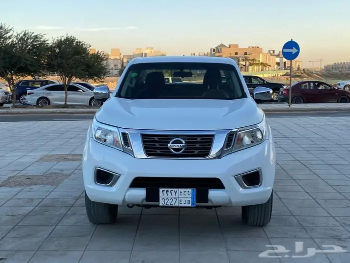 نيسان نيفارا تماتيك بنزين 2016 1