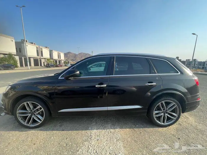 اودي كيو سفن الابواب شفط فل كامل علي صيانه الشركه موديل 2019 3