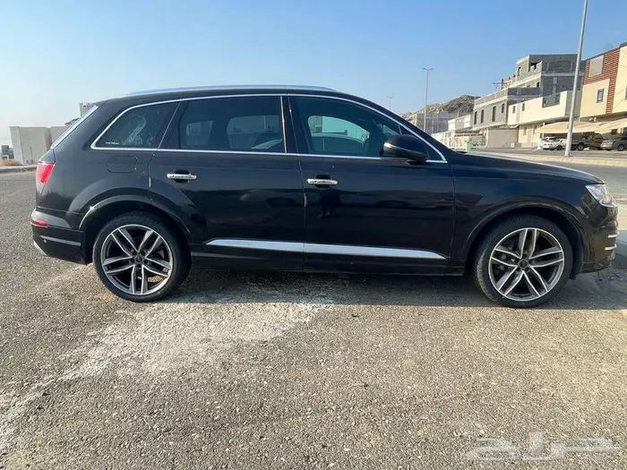 اودي كيو سفن الابواب شفط فل كامل علي صيانه الشركه موديل 2019 8