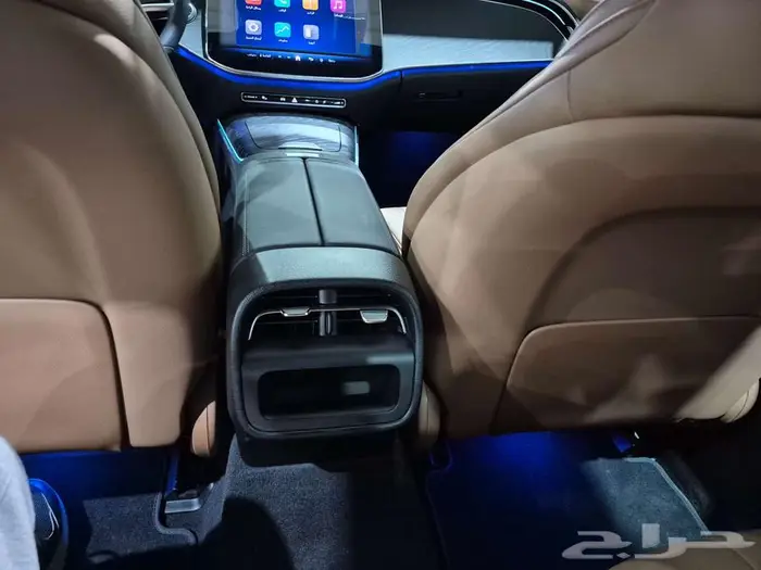 مرسيدس E200 2024-ممشى 9 الف 40