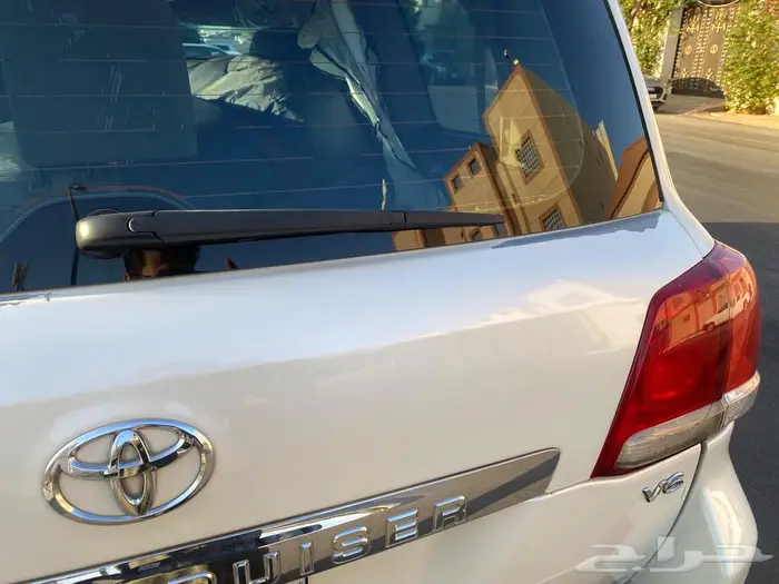 جيب لاندكروزر 6