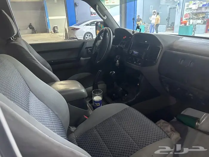 للبيع جيب باجيرو ربع 2005 3.8 2