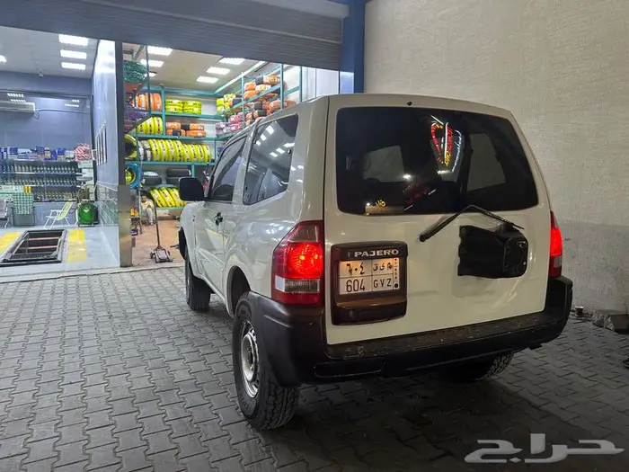 للبيع جيب باجيرو ربع 2005 3.8 5