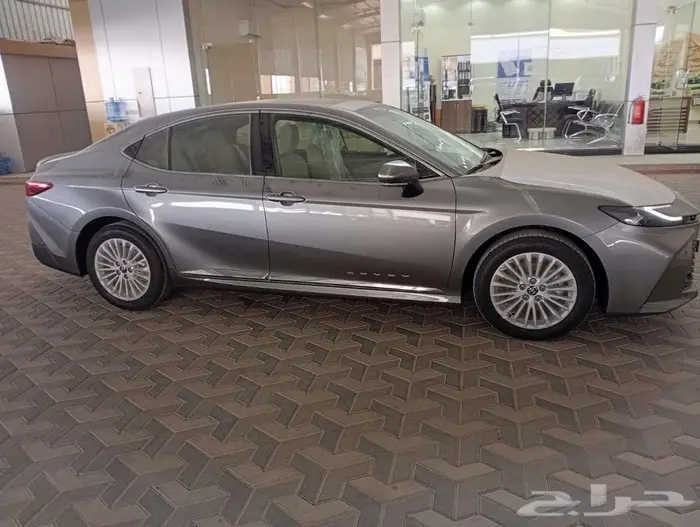 تويوتا كامرى LE بنزين موديل 2025 5