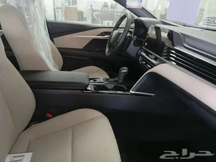 تويوتا كامرى LE بنزين موديل 2025 11