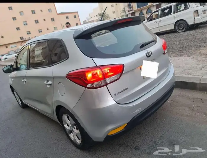 كيا كارينز 2015 3