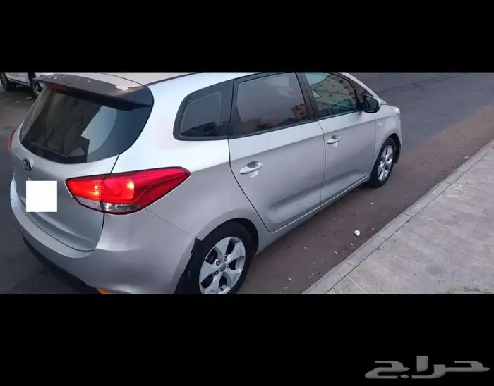 كيا كارينز 2015 1