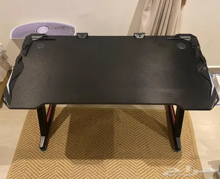 طاولة قيمنق   طاولة العاب فيديو 0