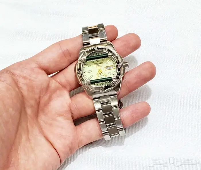 ساعة سيتيزن مضيئة بالظلام يابانية اصلية كبيرة 0