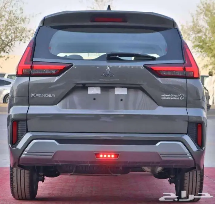 ميتسوبيشي اكسباندر 2025 هاي لاين 1