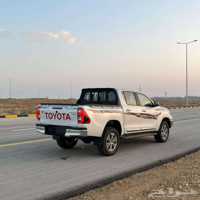 هايلكس غمارتين بنزين فل كامل اوتوماتيك 2025 SGLX سعودي 1