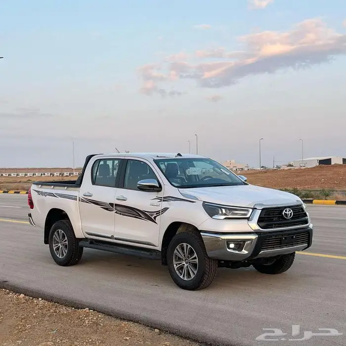 هايلكس غمارتين بنزين فل كامل اوتوماتيك 2025 SGLX سعودي 3