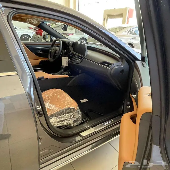 لكزس اي اس 350CC الموديل 2025 6