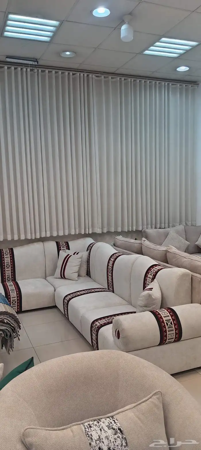 Translate Post  مفروشات الرياض  تفصيل جميع انواع الكنب وال 1