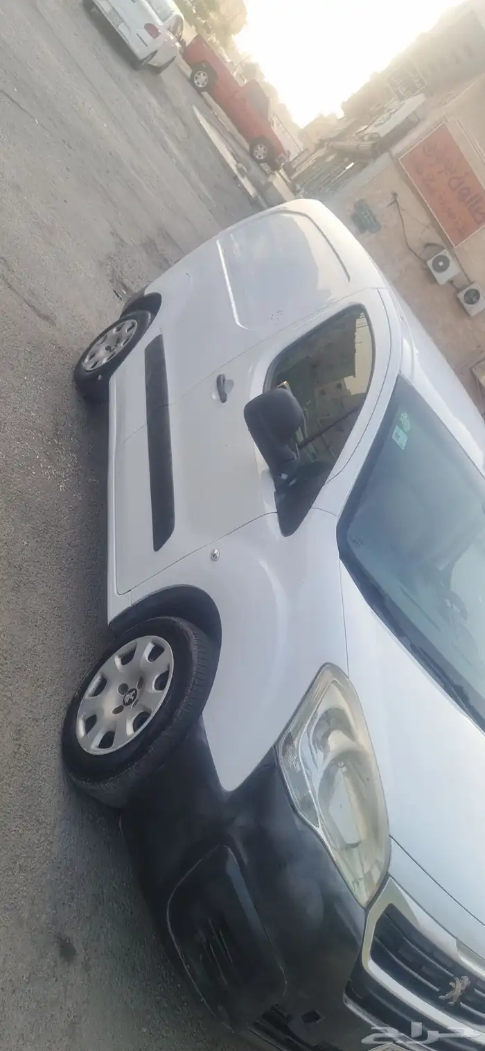 باص بيجو 2016 بضاعه 1