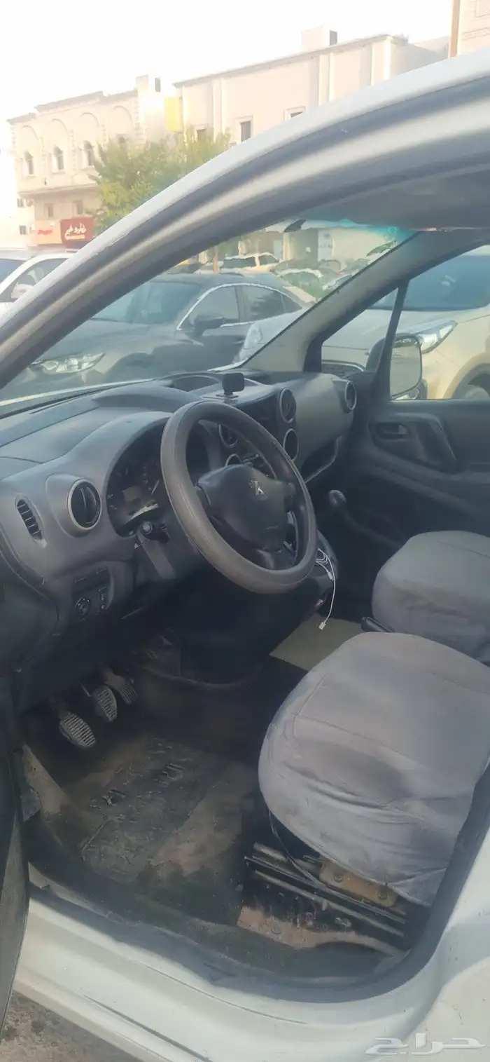 باص بيجو 2016 بضاعه 4