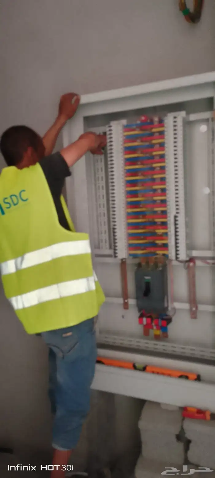 كهربائي لجميع الاعمال الكهربائيه شقق فللل عماير.محلات واجهات 7