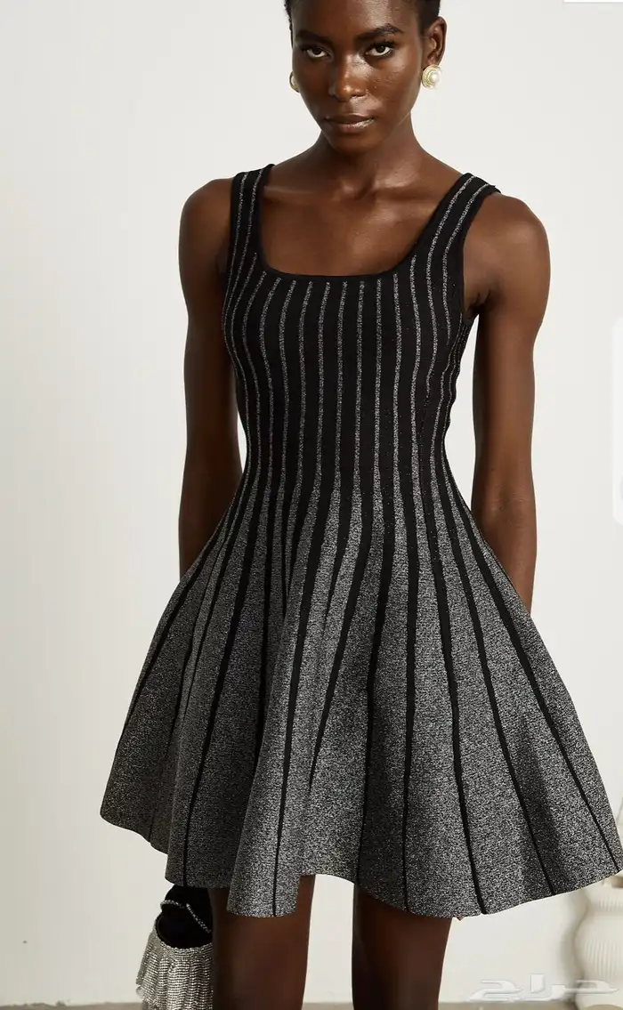 فستان Maje اسود وفضي الجاد فقط يتواصل 2