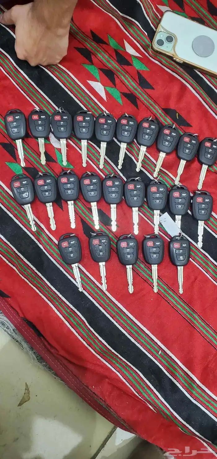 محل مفاتيح باجميع انوعه مشفر وعادي وبصمه فتح جميع السيارات و 0