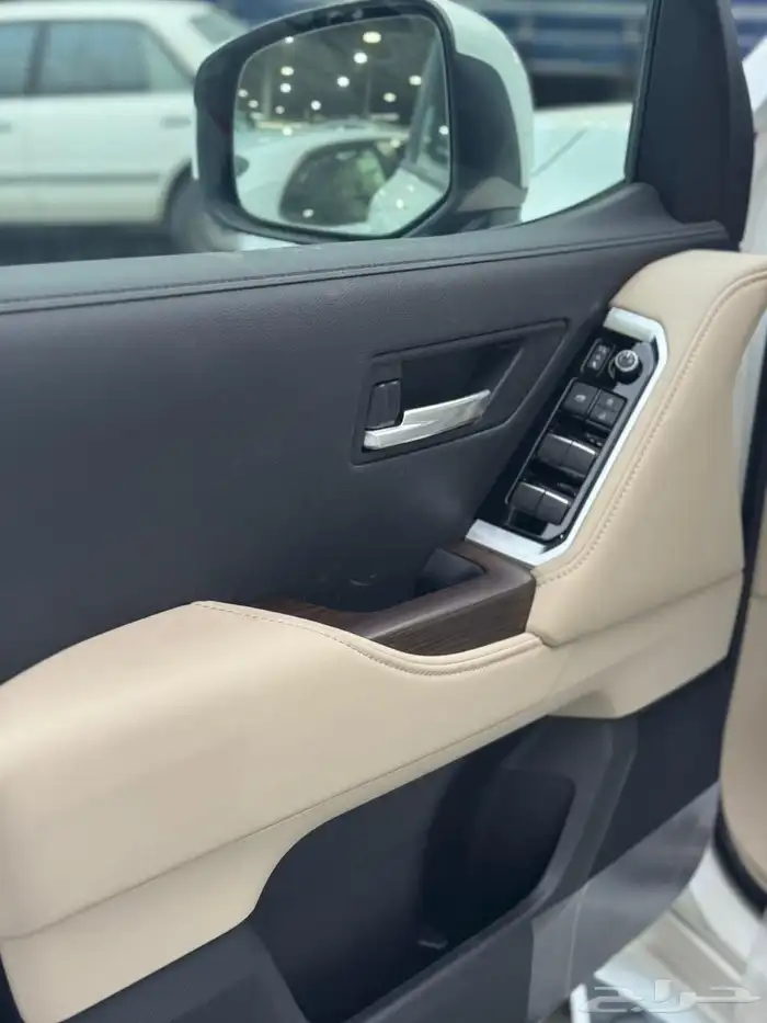 لاندكروزر GXR 4 بنزين 2025 أقل سعر ( سعودي) 5