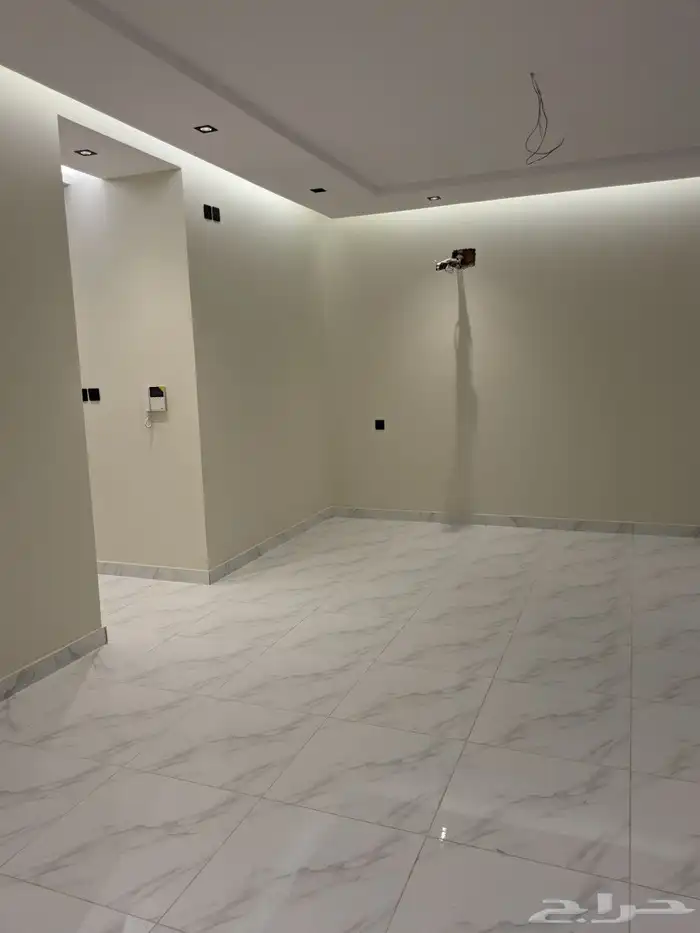 شقة فاخرة للايجار درب الحرمين 5