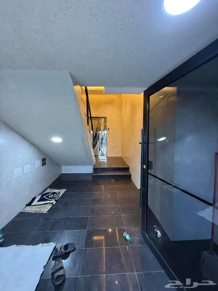 للبيع شقق علويه تشطيب VIP في أبها المحاله 2