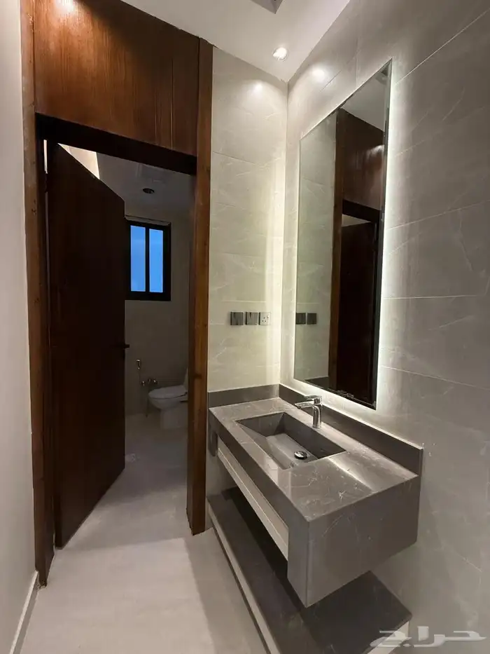 للبيع شقق علويه تشطيب VIP في أبها المحاله 15