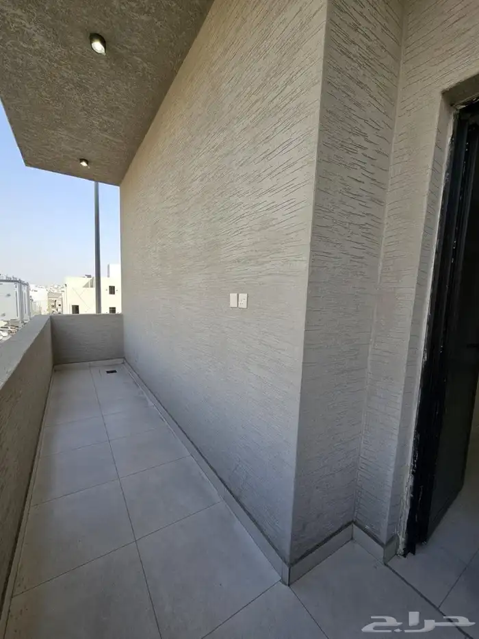 للبيع شقق علويه تشطيب عصري حيث في أبها حطين 9