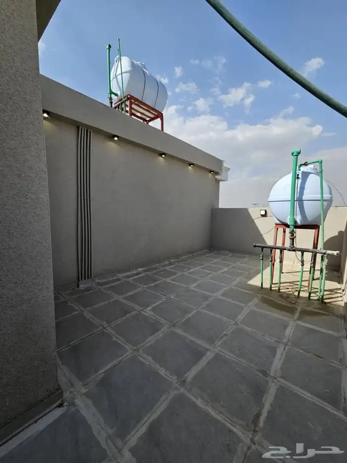 للبيع شقق علويه تشطيب عصري حيث في أبها حطين 22