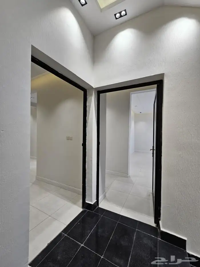 للبيع شقق علويه تشطيب عصري حيث في أبها حطين 4