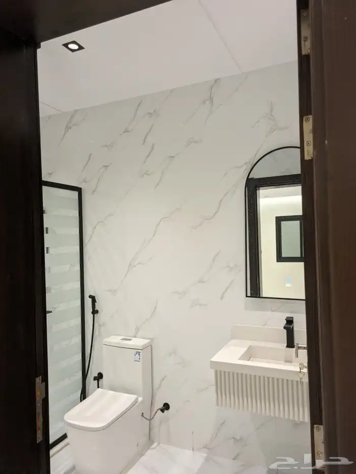 شقة فاخرة للايجار درب الحرمين 6