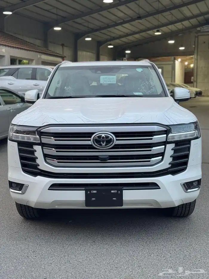 لاندكروزر GXR 4 بنزين 2025 أقل سعر ( سعودي) 0